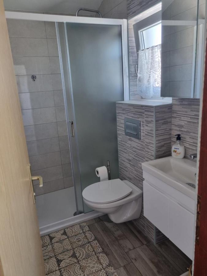 Ljubica & Ante Paparic Apartman Lopar Kültér fotó